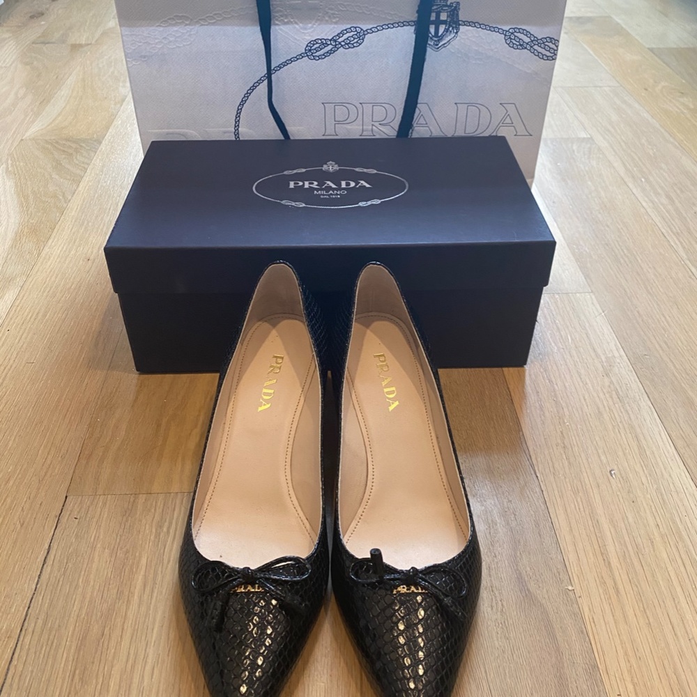 New Authentic PRADA Calzature Donna Leather Pumps
